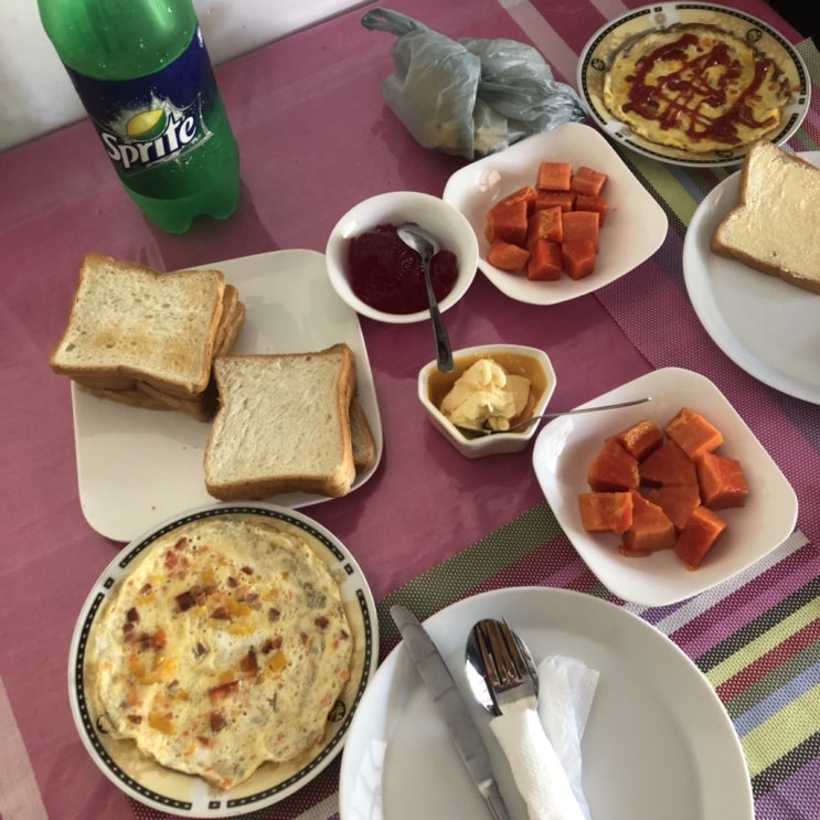  스리랑카배낭여행 D+75~D+76_ 갈레에서 히카두와로 이동/ Navora Home Stay(나보라 홈스테이), 피자헛, 식량 장보기, 정전, 히카두와 해변, 스노쿨링
