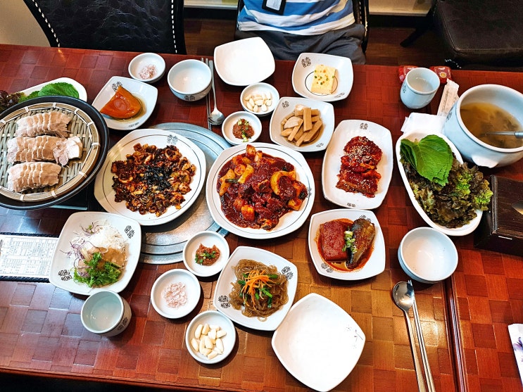  부산맛집:) 화명동맛집 화명역 근처 보쌈맛집 툇마루에서 보쌈·소갈비찜·쟁반쭈꾸미를 한상에!