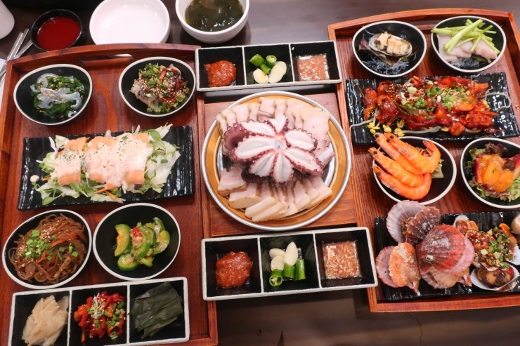  부평시장역 맛집 퀄리티 쩌는 향이랑 문어해물보쌈 후기!