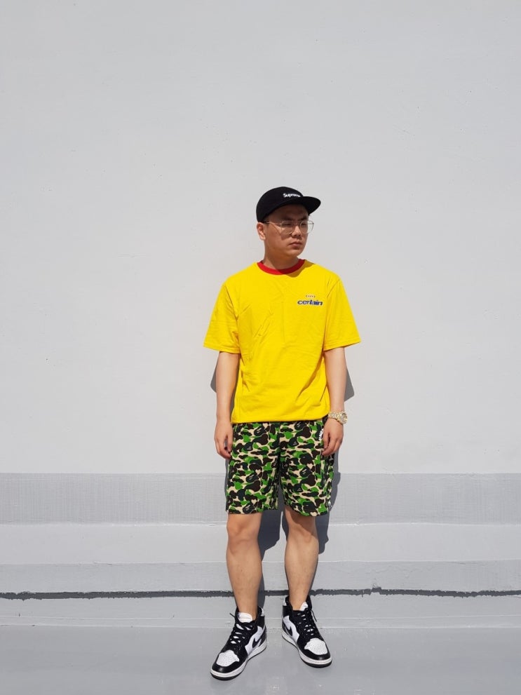  데일리룩 #137 여름데일리룩 남자스트릿룩 슈프림캠프캡 베이프반바지 조던1범고래