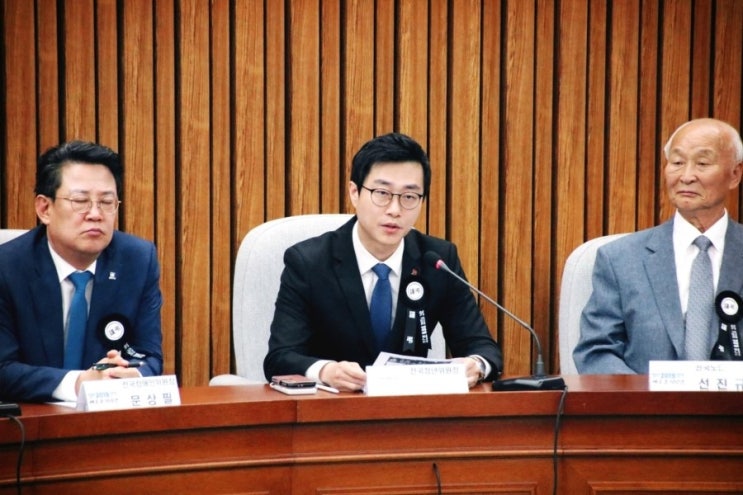  [190612 확대간부회의 모두발언] 집나간 자유한국당은 낭랑 18세, 청년 20세의 품으로, 국회로 돌아와 주십시오.