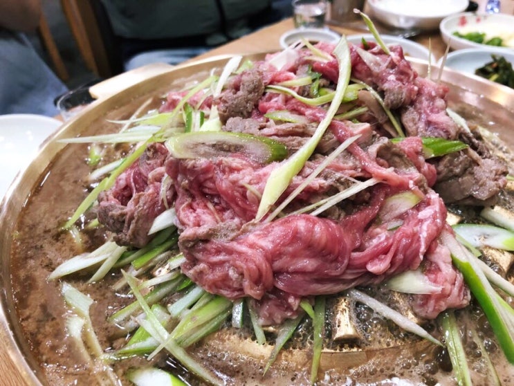  '우밀면옥' - 둘중 하나만 잘하기도 어려운 메뉴가 둘다 존!나! 맛있는 곳. (교대역/맛집)