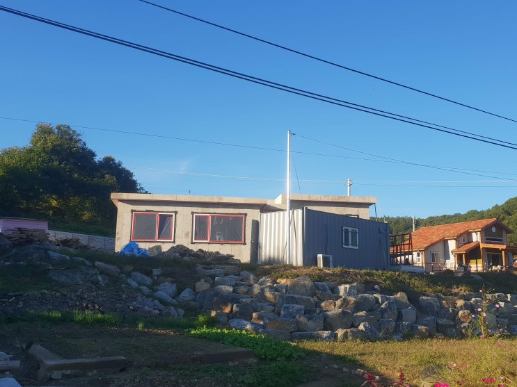  10월 8일 괴산 패시브하우스에 엔썸 - 케멀링 독일식 시스템창호 시공 완료.