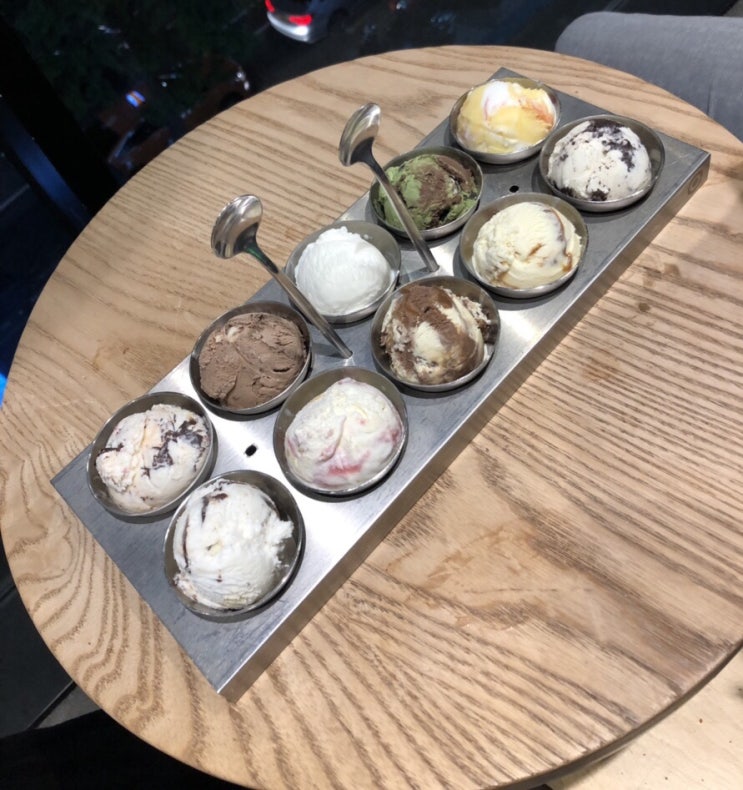  베스킨라빈스브라운청담점 다녀왔어요 (솔직리뷰)