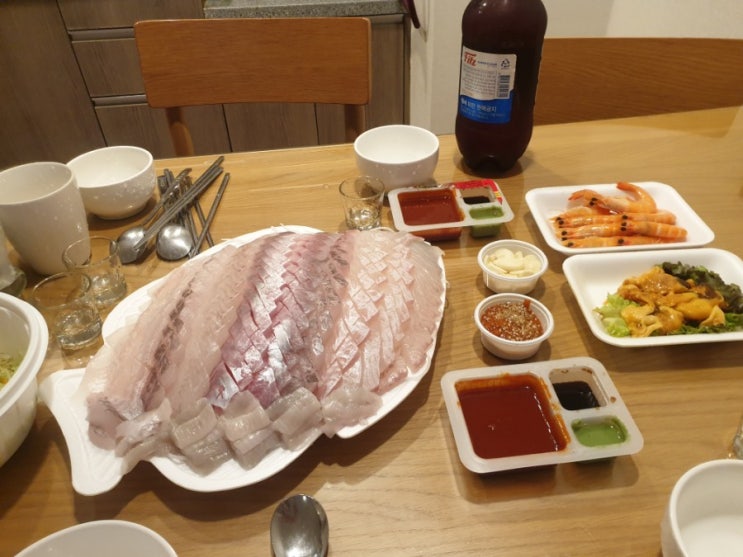 [속초 회포장] 맛+서비스+가격 = "신유네회포장" / 속초영랑호 회맛집 / 속초물회