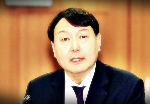 차기 검찰총장 '파격' 인사…윤석열은 누구 차기 검찰총장 '파격' 인사…윤석열은 누구