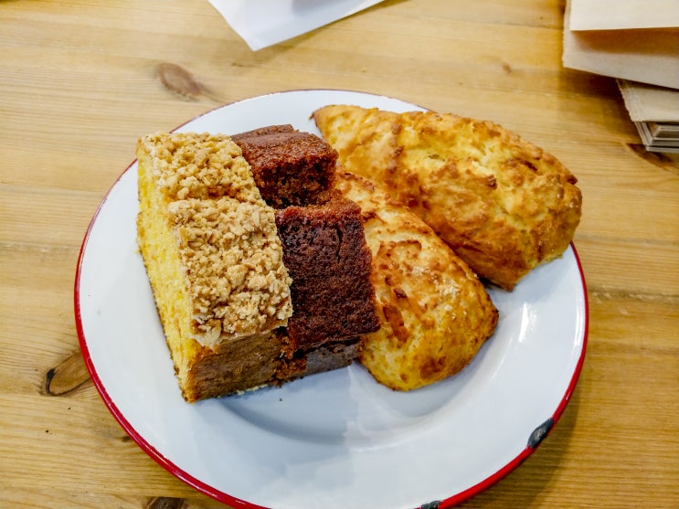  서촌 빵맛집, 영국식 베이커리 스코프의 치즈스콘과 파운드케익