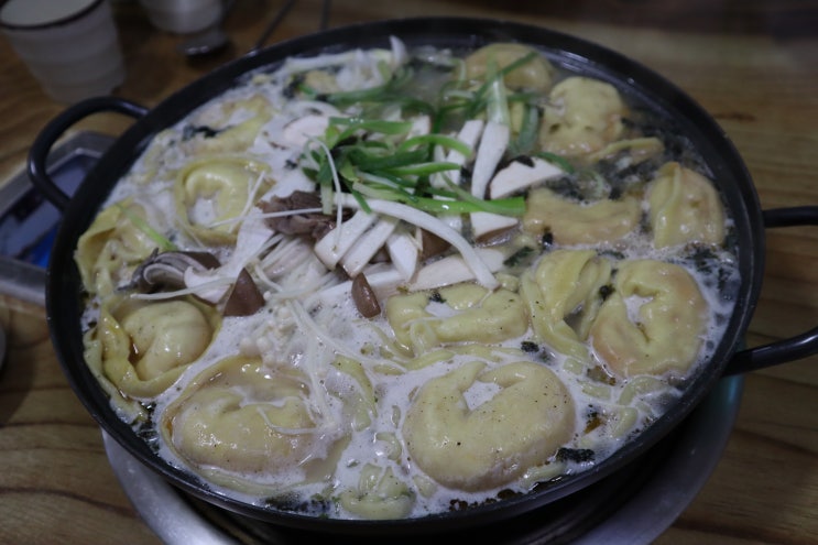  철원 동송 맛집 빅뱅 태양도 반한 손만두버섯전골 얼큰 시원해 솔향기