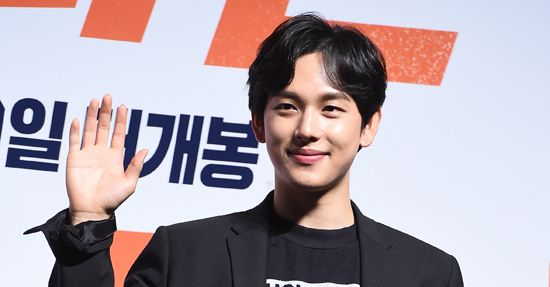  휴가 123일 받은 임시완..사실상 부활한 연예병사 제도..'군 특혜 논란' 임시완 측 "일반병사 2배 많은 휴가 123일 논란? 곧 입장 밝힐것", "현재 내역서 확인 중"