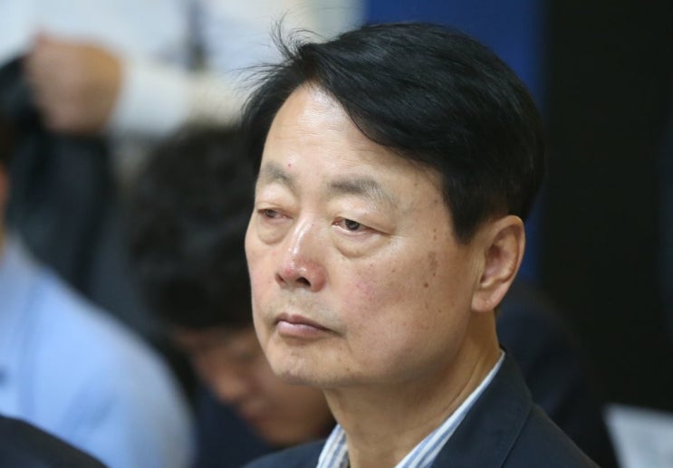  '막말 논란' 한선교 한국당 사무총장직 사퇴.."건강상의 이유로 사퇴한다"고 기자들에게 밝혀..