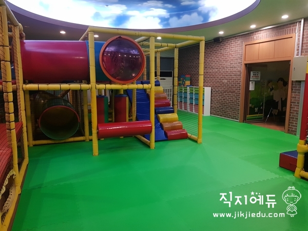   수원자혜학교난연매트 충격보호매트 층간소음매트 유치원바닥매트 유희실매트 체육관매트 퍼즐매트 바닥안전매트 주간보호센터안전시설 어린이집평가인증안전시설 안전쿠션매트 어린이집예쁜매트 