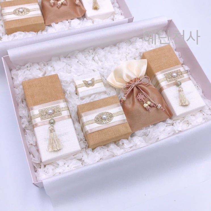  어머님선물은 언제나 예쁜 자음3종
