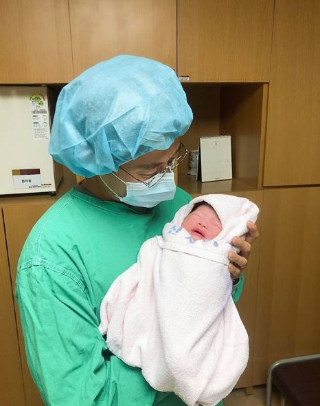 최필립 아빠 됐다 사랑하는 아내 너무 수고했어 최필립 아빠 됐다 사랑하는 아내 너무 수고했어