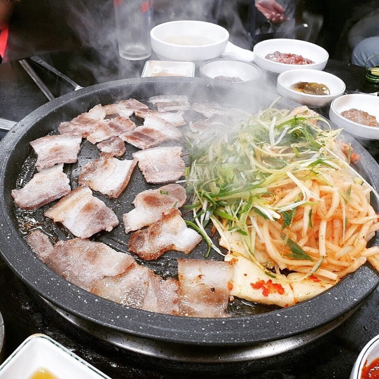  합정역 천이오겹살. 밥블레스유 냉동삼겹살 맛집