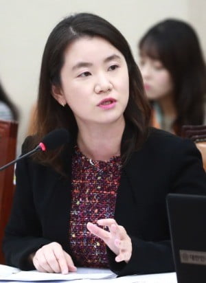  [한국경제] 신보라, 김제동 고액 강연료 논란에 "잘못 운용된 세금 환수해야"