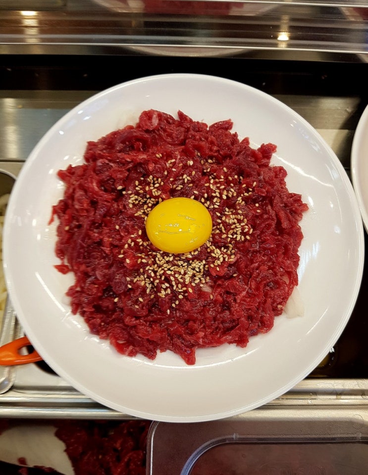  [광장시장 맛집] 115년 전통의 광장시장 맛집 탐방 3 彈! 육회  46년 전통의 육회자매집 Since 1974(2019/6/18)