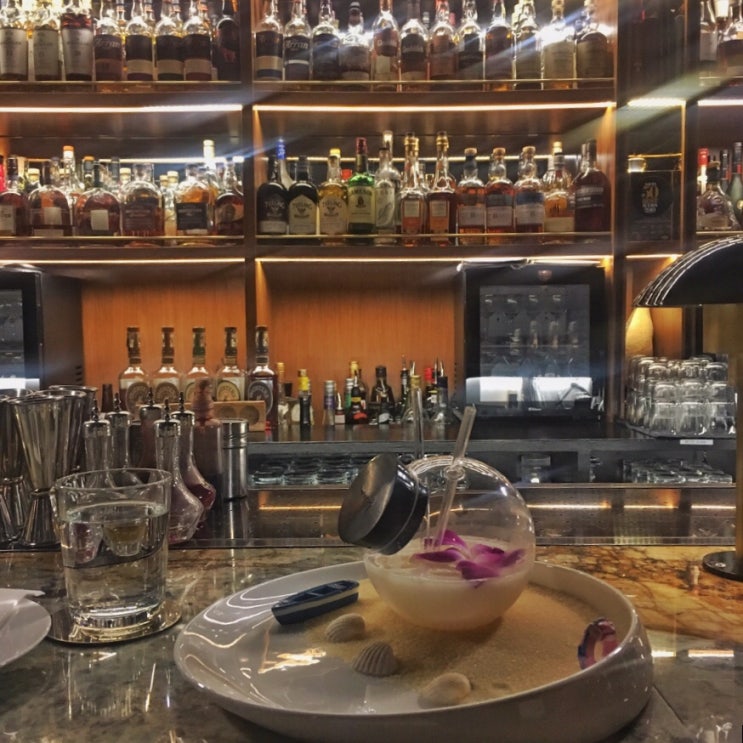  ::PUSSYFOOT SALOON/한남동:: 나만 알고 싶은 칵테일바 <푸시풋살룬>