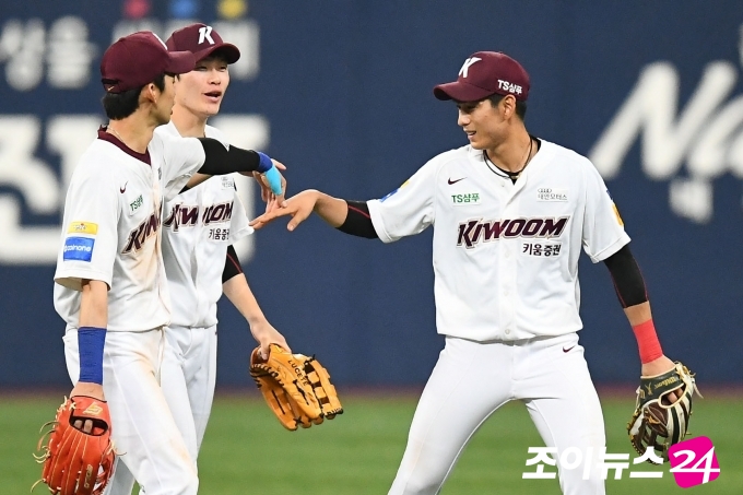역전승·지키는 야구 성공…장정석 감독 ‘미소’