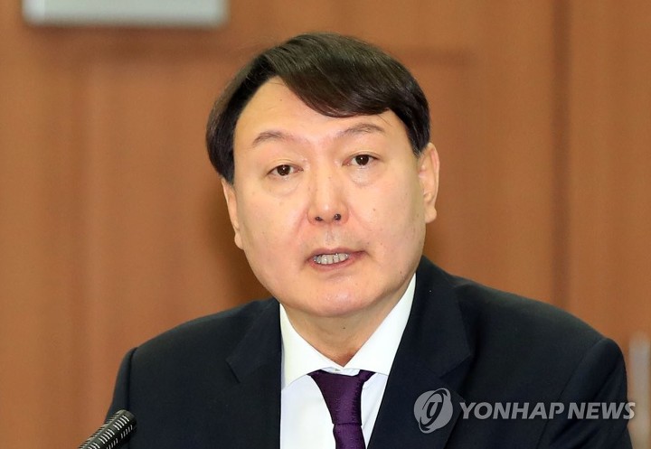  윤석열 부인 “그냥 아는 아저씨, 내가 아니면 결혼 못 할 것 같았다”