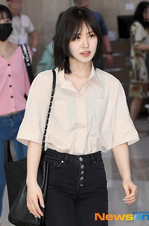  《LYNN》 공항패션 레드벨벳 웬디 블라우스 스타일링 (LWBLJF0500)
