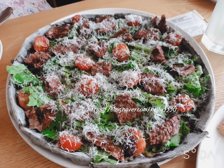  명동 데이트 하기 좋은곳 '마노디셰프 명동점' 야경까지 한몫!
