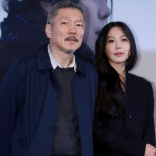  홍상수 김민희 나이차 크다.