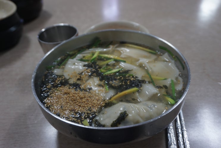 광진구 중곡동 신성골목시장 맛집! - 할머니 손칼국수! 서울만두! 베네수엘라 냉동갈치!