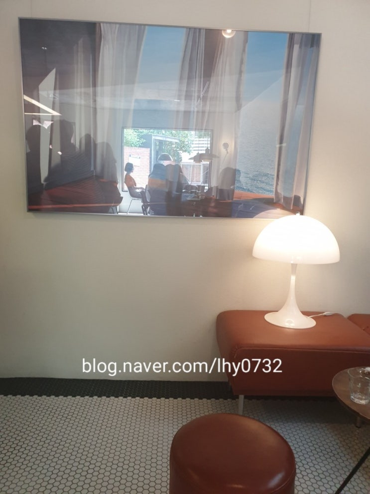  이태원 경리단길 카페 TRVR 티알브이알