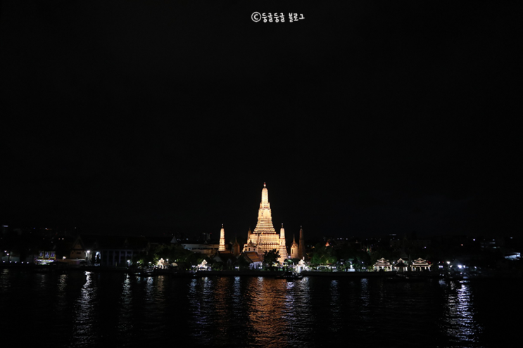  2019년 6월 15일 토요일 (2) :: 미나랑 방콕여행 #쌀라_랏타나꼬씬_루프탑바 #팁싸마이 _팟타이쁘라뚜피