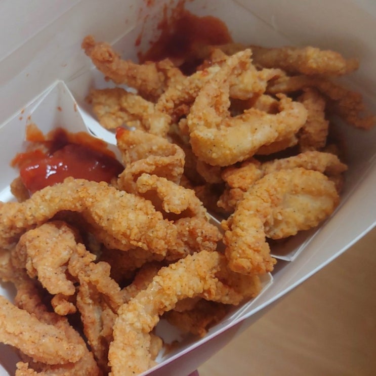  KFC 닭껍질튀김 후기 :) 웨이팅만 2시간 30분 걸린 경성대 KFC...(´Д`)