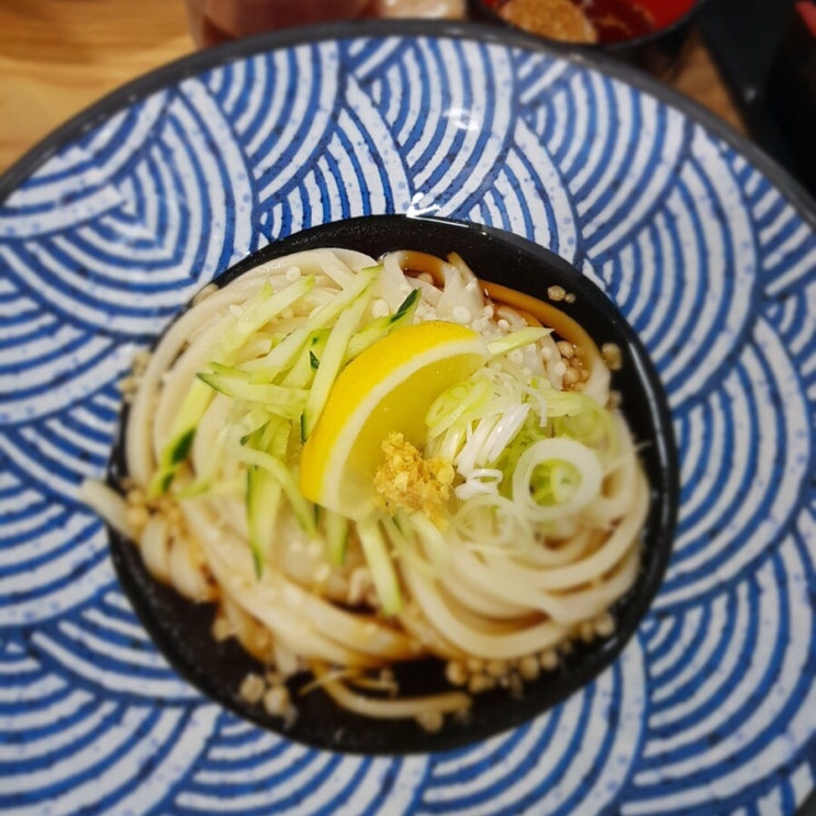 해운대역 동죽칼국수 [백화제면]붓카케우동도 맛있다