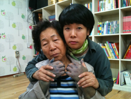  김미화로 번진 강연료 논란... 좌파 인사 '조사' 들어가자 탁현민, "바쁜분들 괴롭히지 말라" 반발