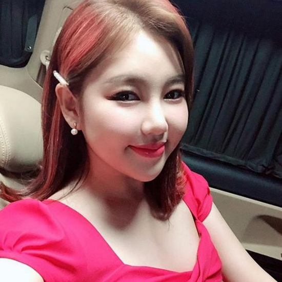  송가인, 20일 새벽 교통사고…"차량 반파, 부상은 경미"  