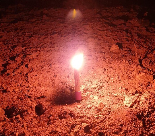  불꽃신호기가  2차사고를 방지합니다  차량필수품 안전구호용품 꼭 준비하세요