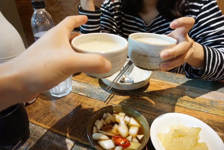  [고속터미널 막걸리 담은] 이쁘게 나오고, 술 종류도 많지만 양과 가격은...