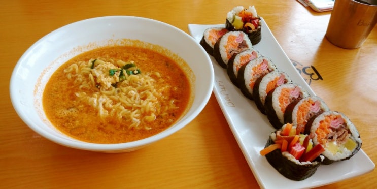 운정 바푸리에서 신라면, 숯불김밥 운정 바푸리에서 신라면, 숯불김밥