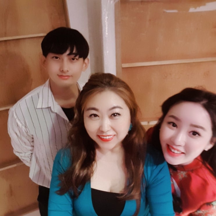  한국화가 아이돌 김현정 동생과함께~^~