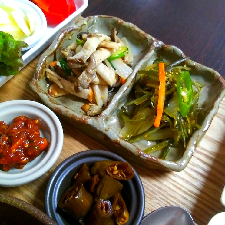  소소한 일상의밥상 미역줄기볶음과 느타리버섯볶음
