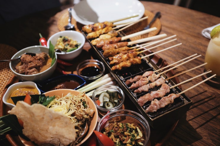  발리/누사두아_붐부발리(Bumbu Bali) CNN 맛집이라던데...더 물리아에서 가까운 식당 및 픽업서비스 제공이라는 메리트가 있는 곳.