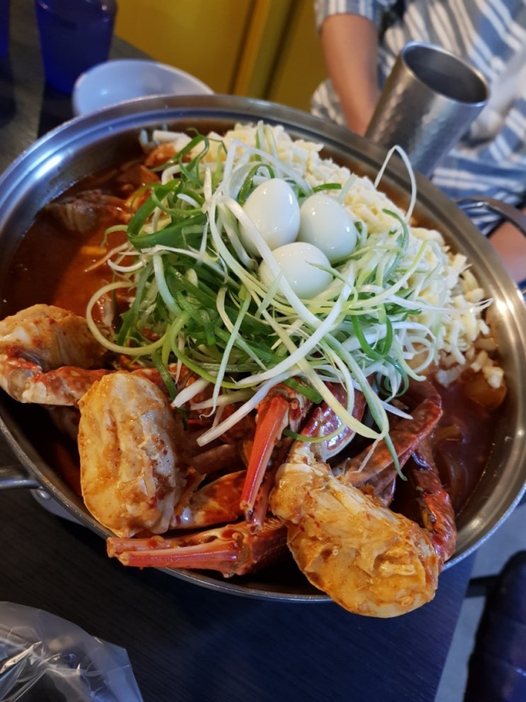  신사동닭볶음탕 '춘이네 닭도리탕' 지금까지 이런맛의 닭도리탕은 없었다;;;;