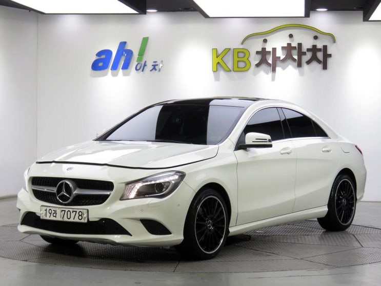 벤츠 CLACLASS CLA200 D / 2014년식 / 102,851km / 오토 / 디젤 / 462765463 벤츠 CLACLASS CLA200 D / 2014년식 / 102,851km / 오토 / 디젤 / 462765463