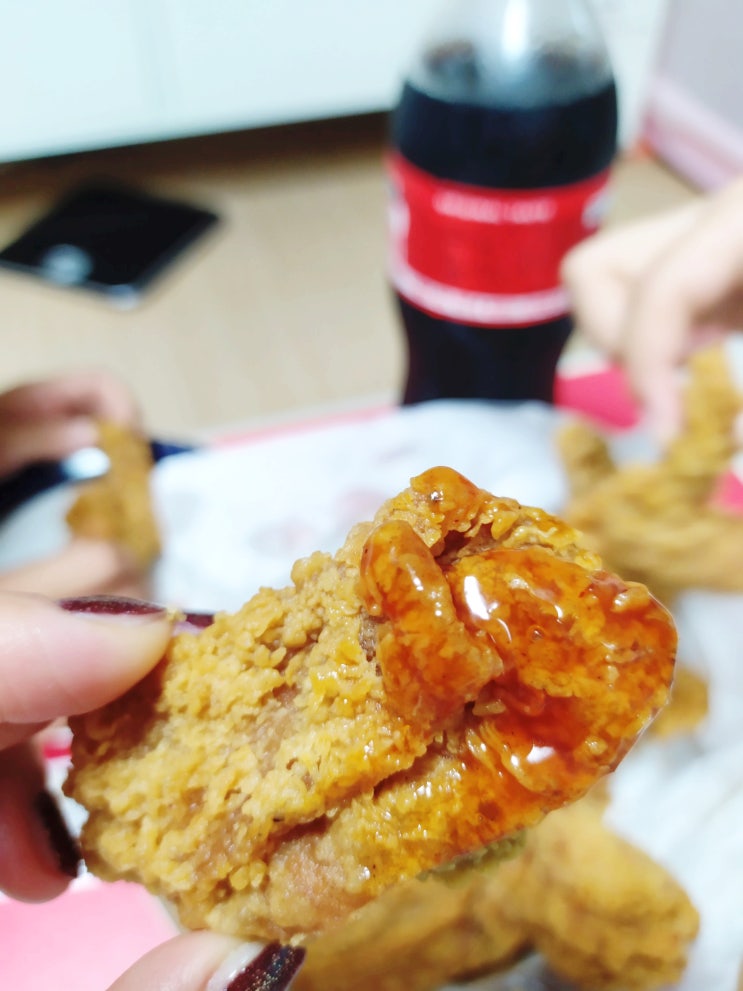  불금은 치킨이죠~!  후라이드 참 맛있는집.