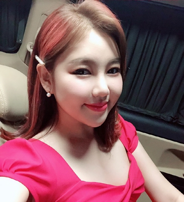  송가인, 교통사고로 차량 반파… 목·허리 통증 호소