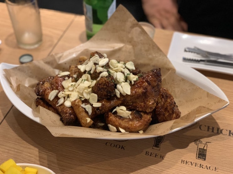  [개봉맛집] 요즘 핫한 푸라닭 블랙알리오, 고추마요치킨을 홀에서 먹었어요!