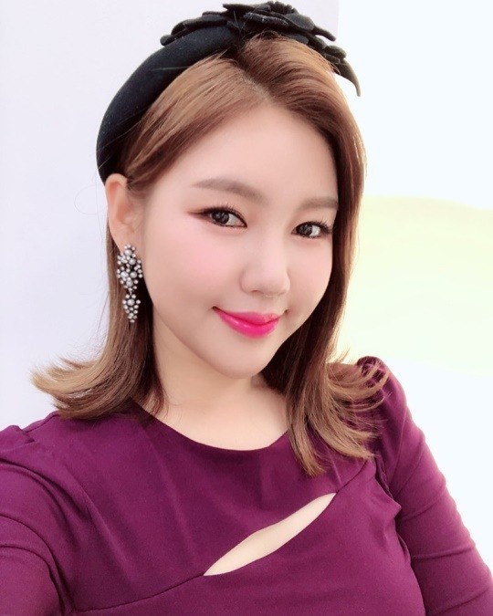  숙행 "송가인과 병원에서 '연애의맛2' 시청…완쾌 바라" 