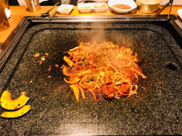  어린이대공원역 오리식당 큰 돌판으로 즐겨보는 맛집