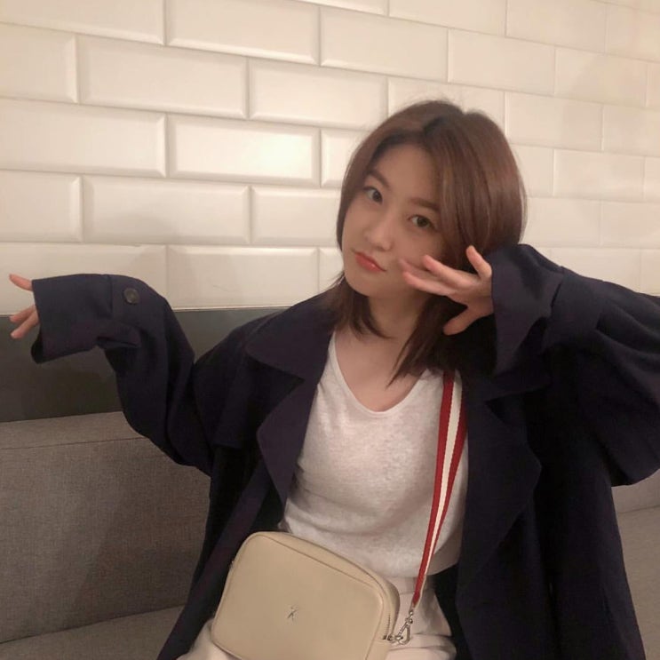  연플리 4 김새론, 인스타그램 사복 패션 예뻐! 조셉앤스테이시 가방