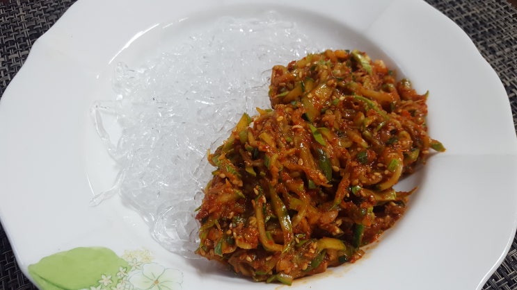  (당질 제한식 면요리) - 오이 천사채 비빔국수