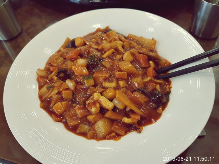  군산 구도심, 국제반점 사천짜장, 히노아지 일본식 생라면, 앙팡테리블 맥주