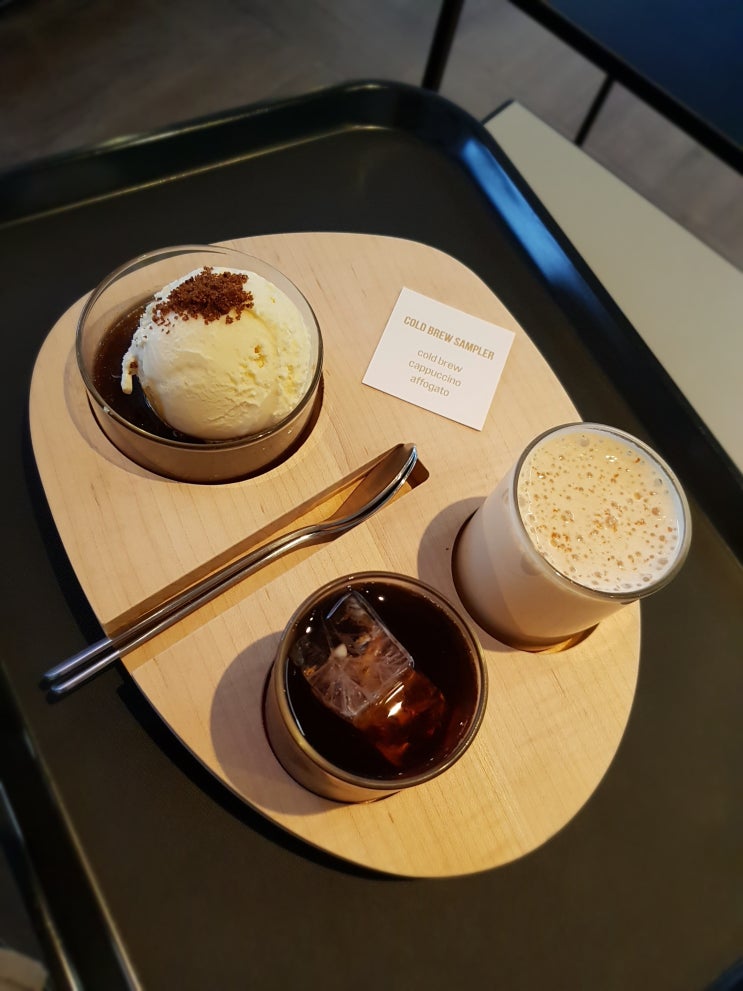  기생충 영화관람. 카페몽타주. 명랑김밥. 다래떡카페. 파세코창문형에어컨 설치